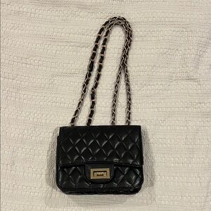 Chic Black Quilted Crossbody Bag with Chain Strap